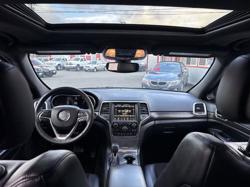 Used 2018 Jeep Grand Cherokee Altitude image 16