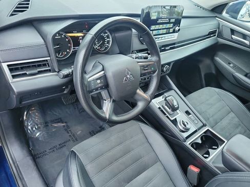 Used 2024 Mitsubishi Outlander SE image 23