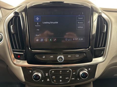 Used 2021 Chevrolet Traverse Premier image 25