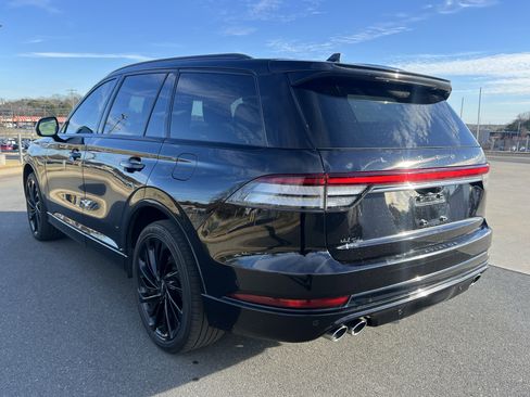 Used 2023 Lincoln Aviator Reserve w/ Equipment Group 201A image 6