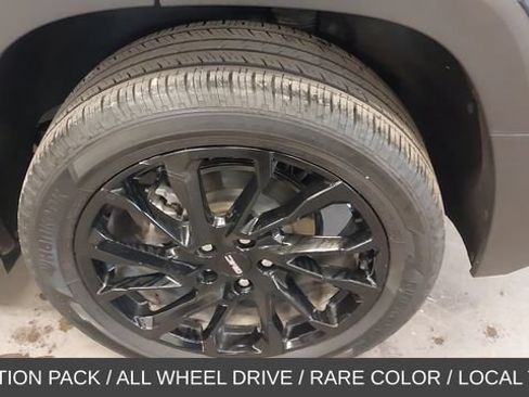 Used 2024 GMC Terrain SLE w/ Driver Convenience Package AWD/4WD image 42