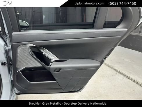 Used 2025 BMW i7 xDrive60 AWD/4WD image 29