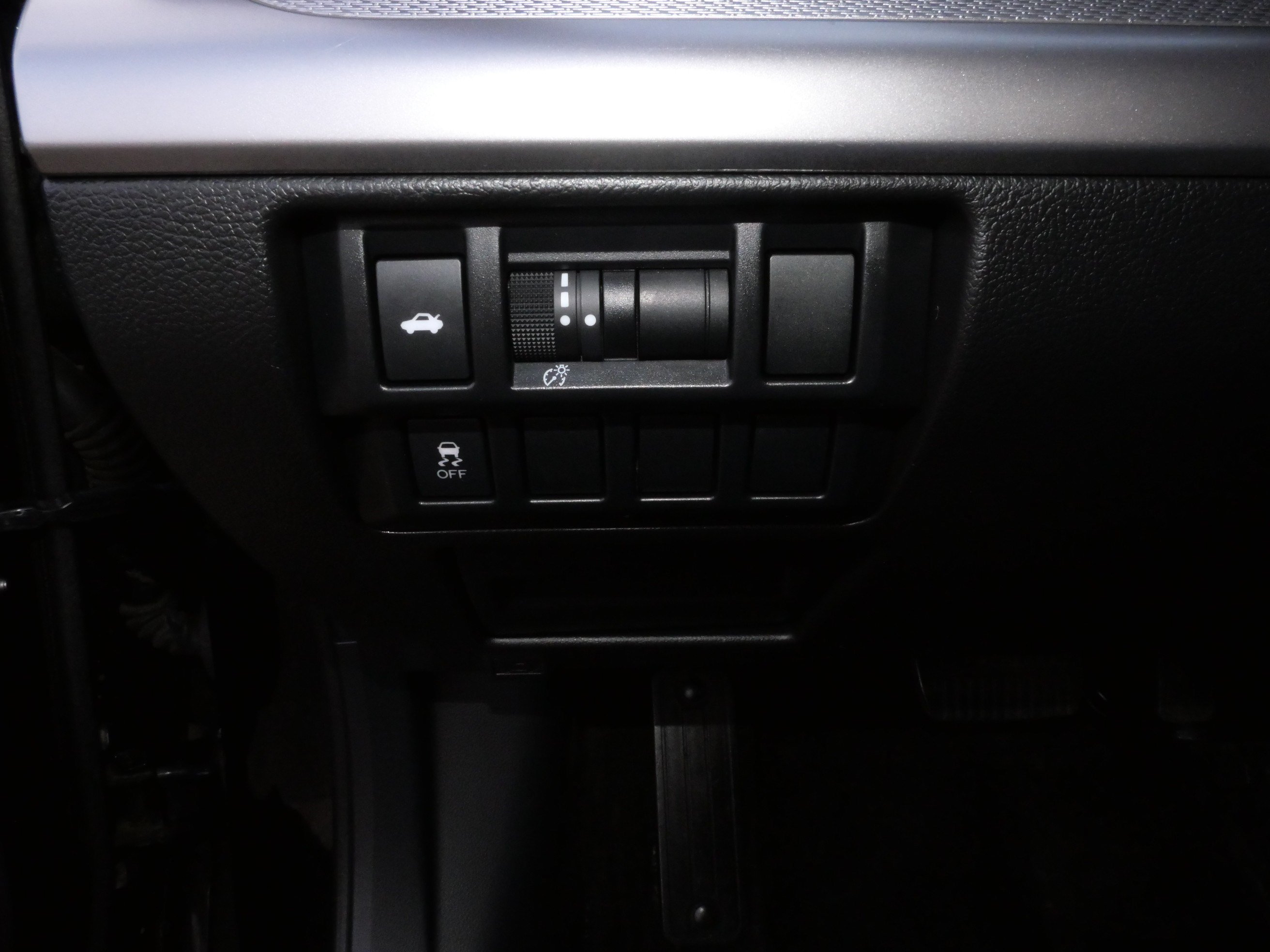 Used 2015 Subaru Legacy 2.5i Premium AWD/4WD image 27