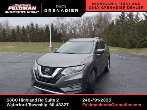 Used 2018 Nissan Rogue SV image 1