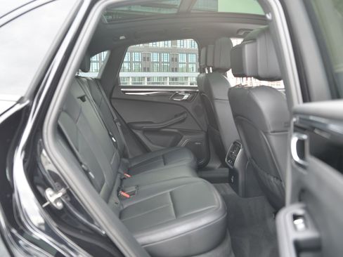 Certified 2025 Porsche Macan image 26