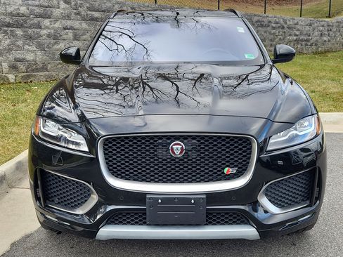 Used 2019 Jaguar F-PACE S image 8