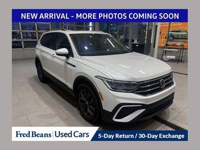 Used 2023 Volkswagen Tiguan SE w/ Panoramic Sunroof Package