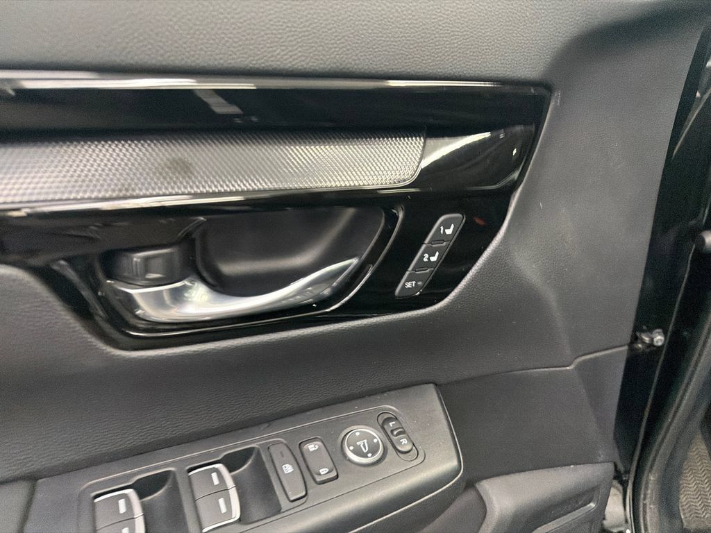 Used 2025 Honda CR-V EX-L image 12