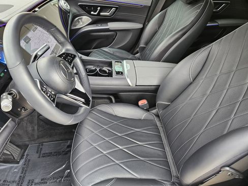 Used 2023 Mercedes-Benz EQS 580 4MATIC SUV image 13