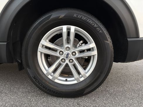 Used 2022 Ford Explorer XLT image 22