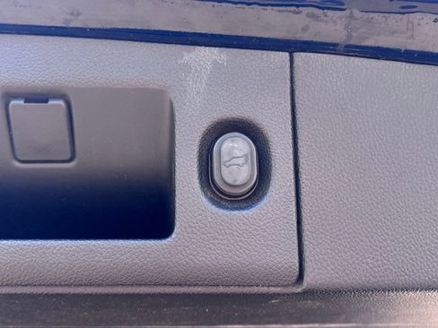 Used 2018 Chevrolet Tahoe Premier image 13