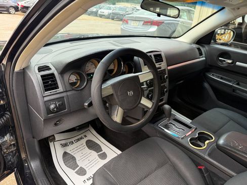 Used 2010 Dodge Charger SXT RWD image 9