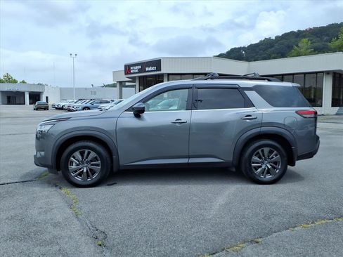 Used 2022 Nissan Pathfinder SV AWD/4WD image 8