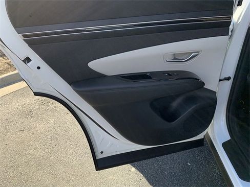 Used 2022 Hyundai Tucson Limited w/ Cargo Package image 15