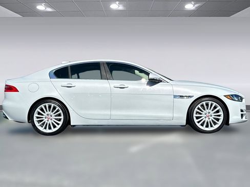 Used 2017 Jaguar XE First Edition image 7