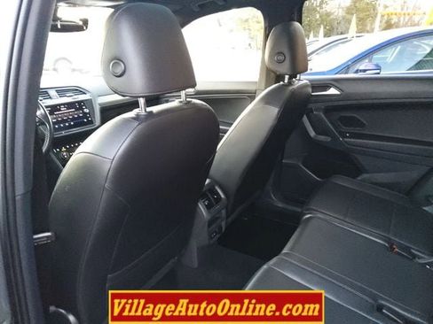 Used 2020 Volkswagen Tiguan SE R-Line image 24
