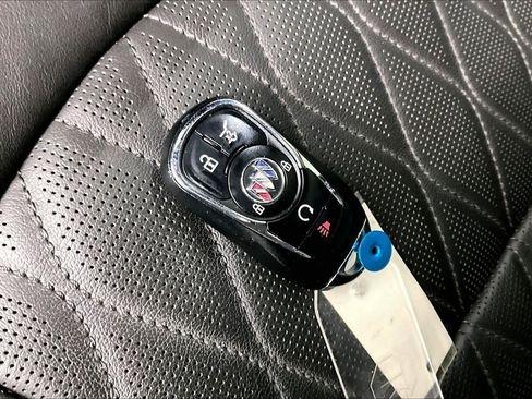 Used 2023 Buick Enclave Avenir image 15