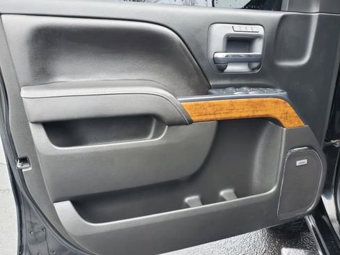 Used 2017 Chevrolet Silverado 1500 High Country image 12