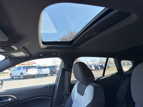 New 2026 Chevrolet Trax RS w/ Sunroof Package image 14