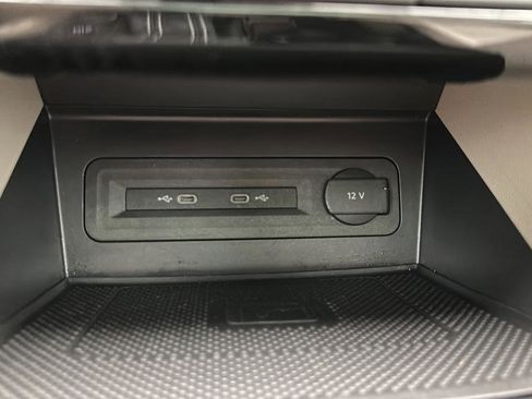 Used 2023 Volkswagen Atlas SEL AWD/4WD image 25