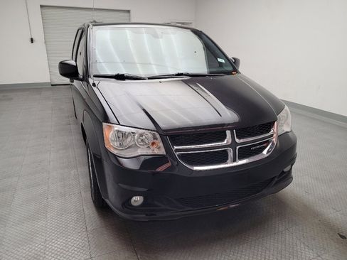 Used 2019 Dodge Grand Caravan SXT image 14
