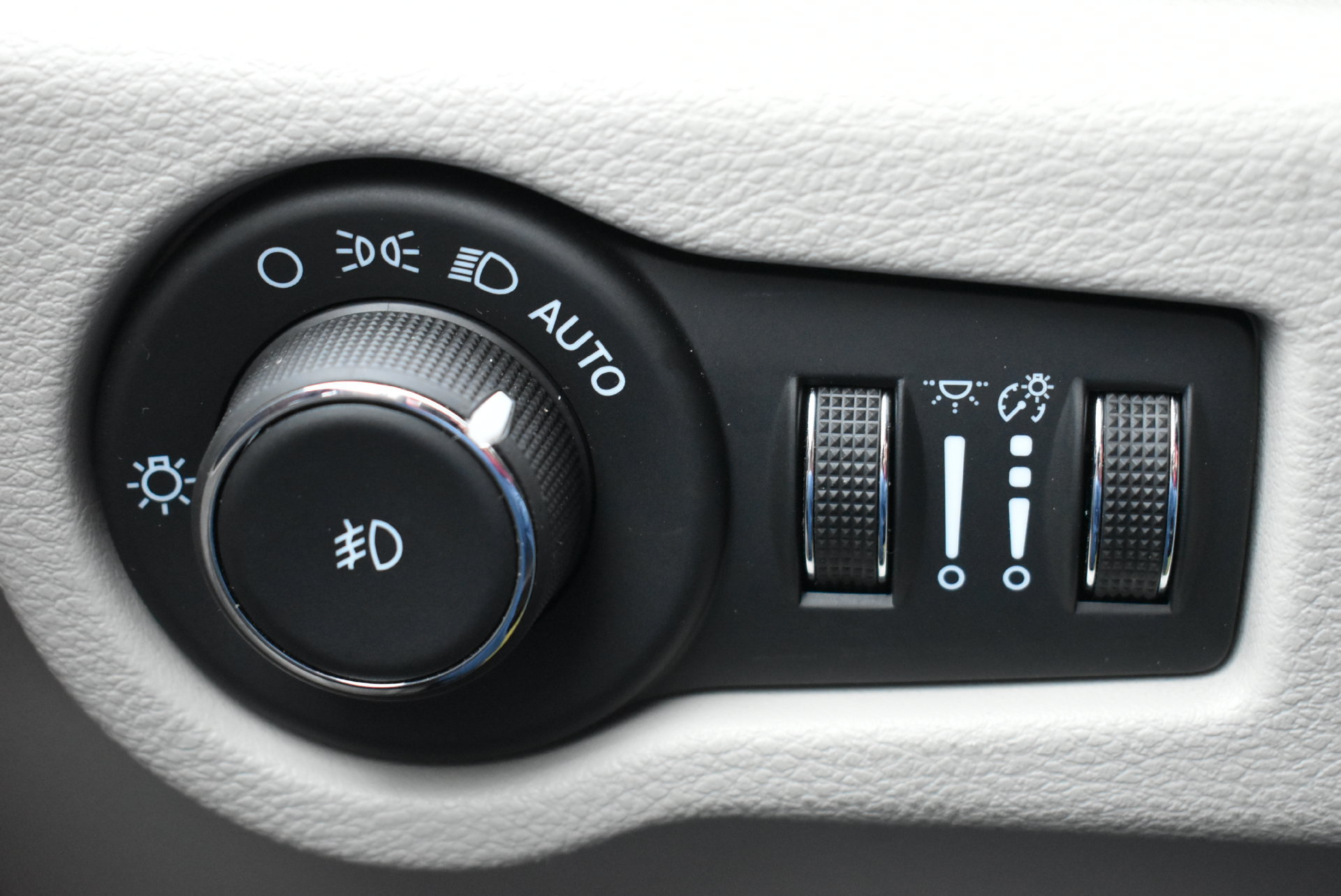 Used 2024 Chrysler Pacifica Touring-L FWD image 18