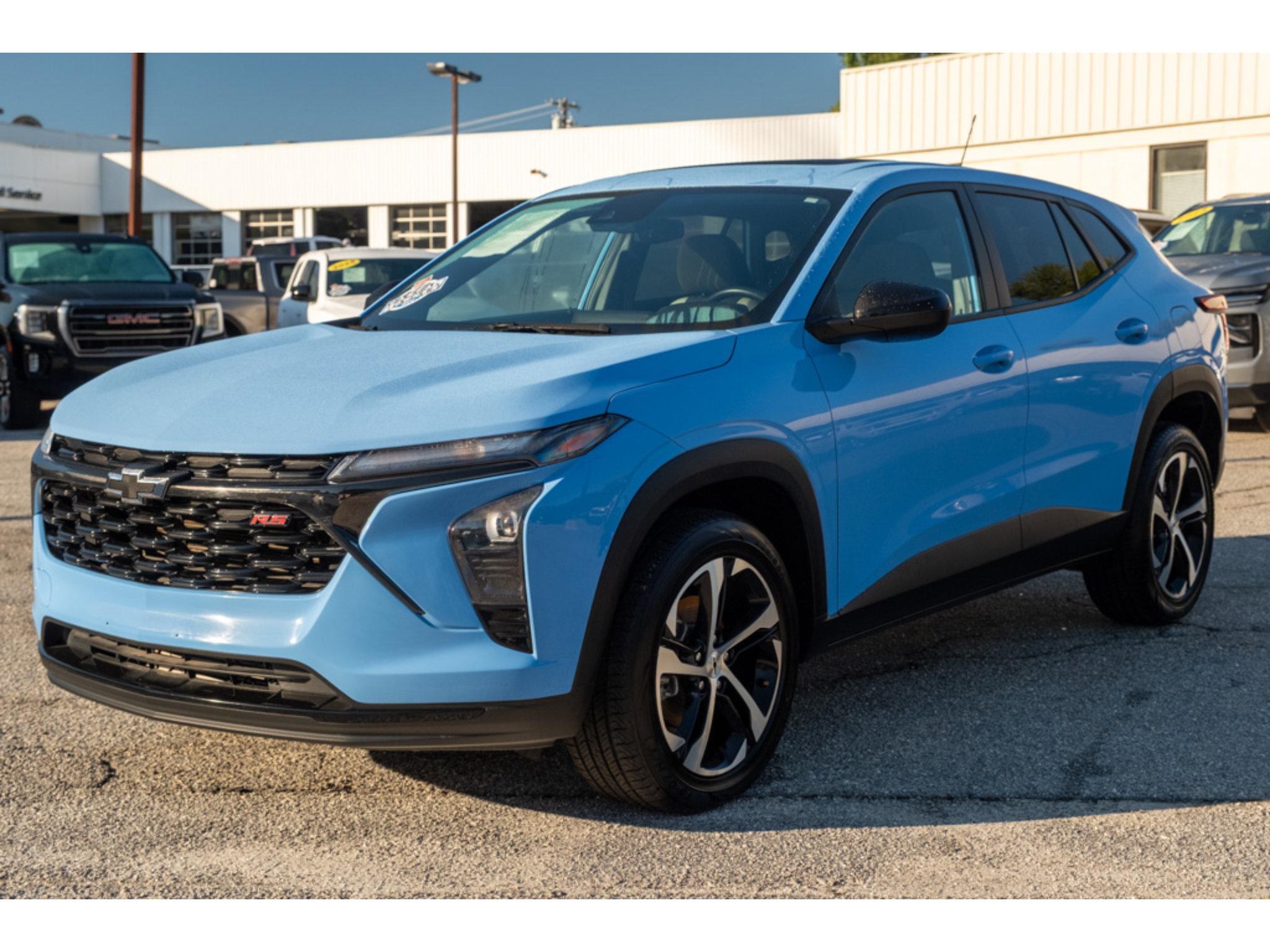 Used 2024 Chevrolet Trax RS w/ Sunroof Package FWD image 4