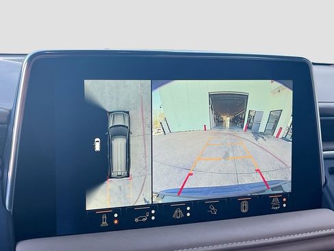 Used 2024 Chevrolet Suburban Premier w/ Advanced Technology Package image 14