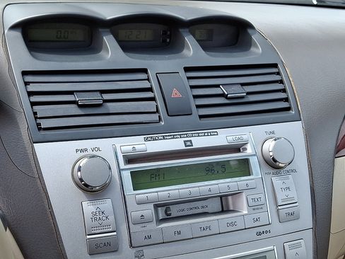 Used 2005 Toyota Solara SE FWD image 16