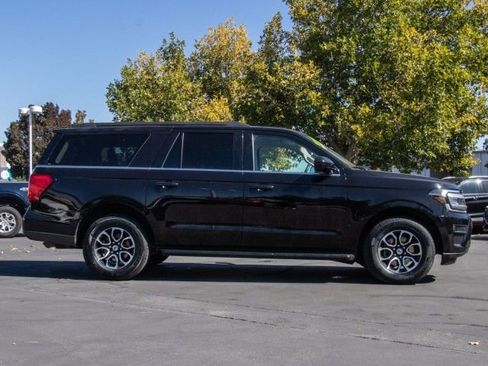Used 2024 Ford Expedition Max XLT image 8
