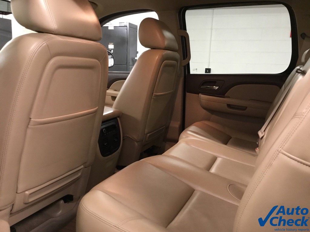 Used 2011 Chevrolet Avalanche LTZ AWD/4WD image 40