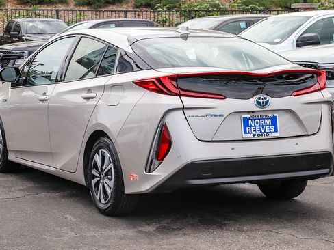 Used 2017 Toyota Prius Prime Advanced FWD image 9