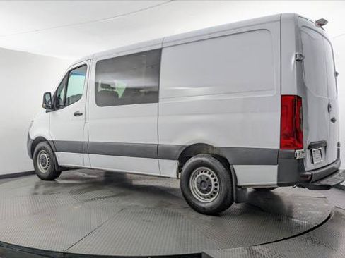 Used 2022 Mercedes-Benz Sprinter 2500 image 6