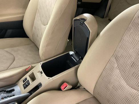 Used 2011 Toyota RAV4 4WD image 22