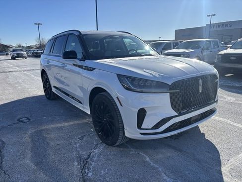 New 2026 Lincoln Aviator Reserve w/ Jet Appearance Package image 2