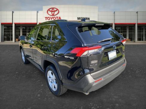 Used 2020 Toyota RAV4 XLE w/ XLE Grade Weather Package AWD/4WD image 7