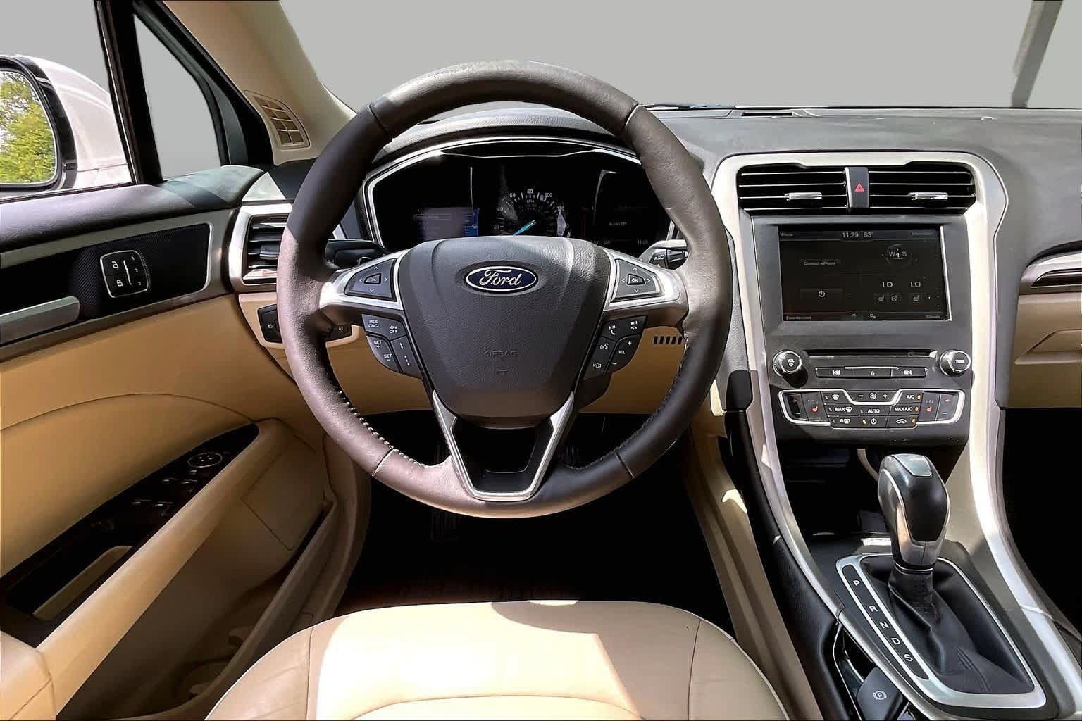 Used 2016 Ford Fusion SE w/ Equipment Group 202A AWD/4WD image 5