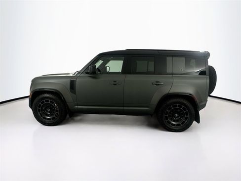 Used 2025 Land Rover Defender 110 image 8