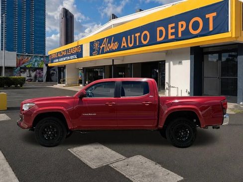Used 2019 Toyota Tacoma SR5 RWD image 2
