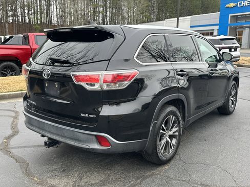 Used 2016 Toyota Highlander XLE image 5