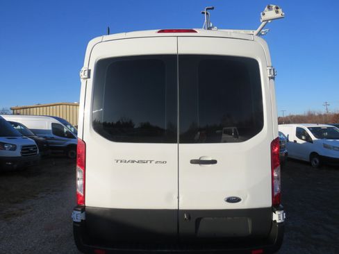 Used 2017 Ford Transit 250 130 Medium Roof image 29