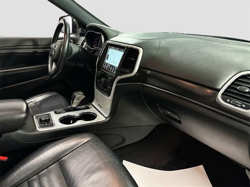 Used 2018 Jeep Grand Cherokee Limited image 31