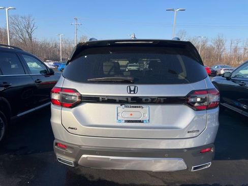 New 2026 Honda Pilot Touring image 5