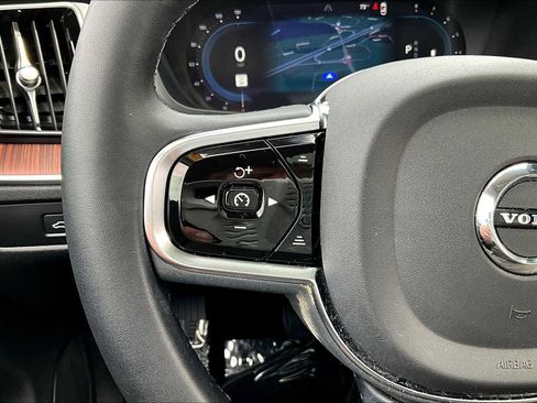 Certified 2023 Volvo XC60 B5 Plus image 22