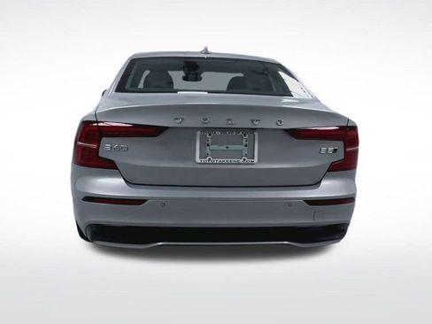 Used 2025 Volvo S60 B5 Core image 7