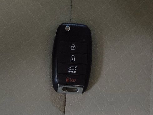 Used 2020 Kia Sorento LX w/ LX I4 Convenience Package image 32