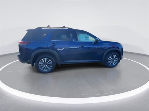 New 2026 Nissan Pathfinder SL image 9