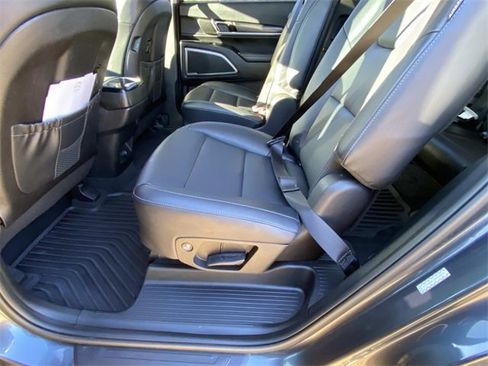 Used 2024 Kia Telluride S w/ S Sunroof Package image 14