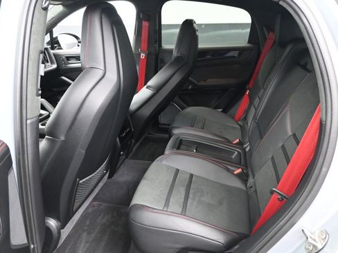 Certified 2025 Porsche Cayenne GTS AWD/4WD image 7