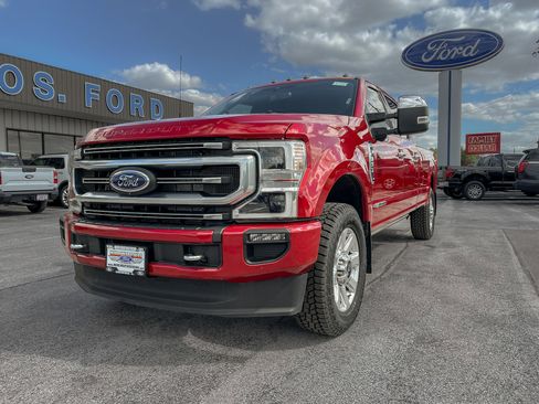 Used 2022 Ford F350 Platinum w/ FX4 Off-Road Package AWD/4WD image 2